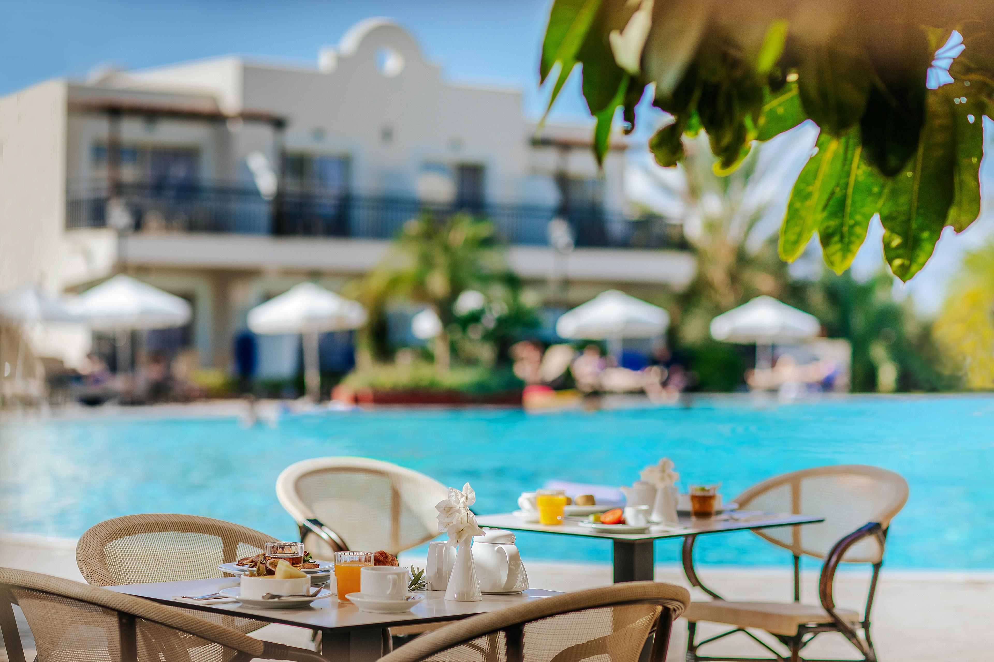 Отель Louis Paphos Breeze Хлоракас Экстерьер фото
