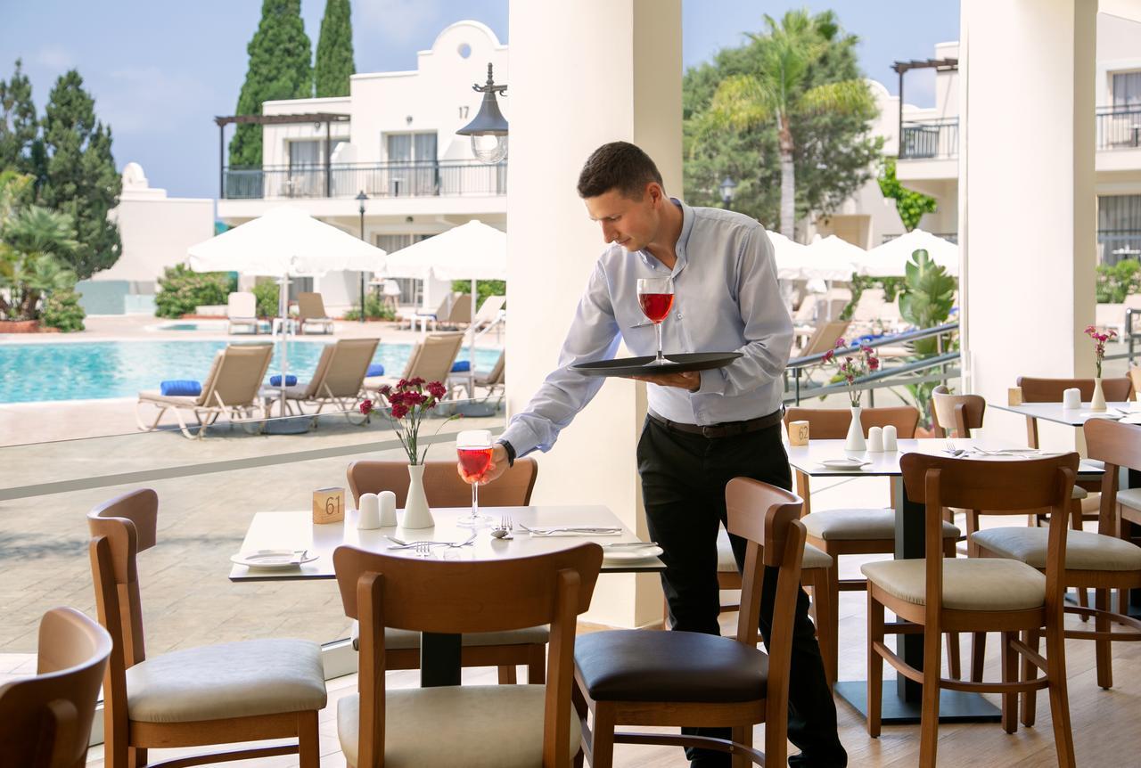 Отель Louis Paphos Breeze Хлоракас Экстерьер фото